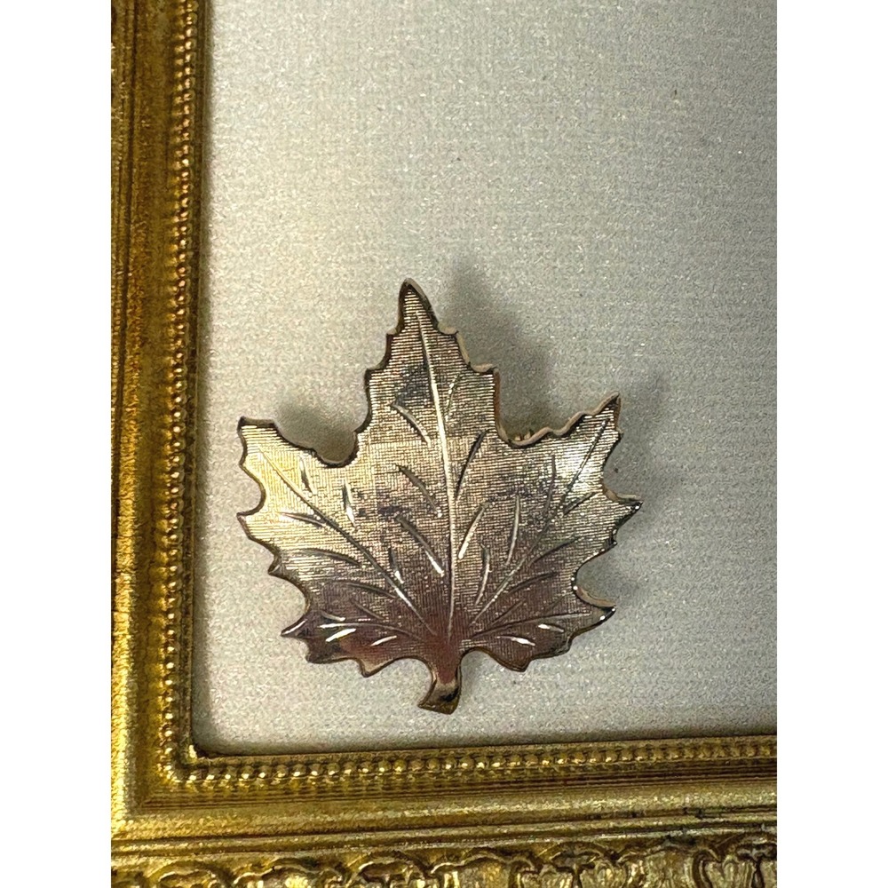 Vintage Gold Tone Maple Leaf Brooch Textured Autumn Fall Nature Pin 1.5 Inch